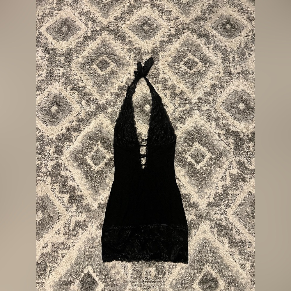 Elegant Black Backless Dress